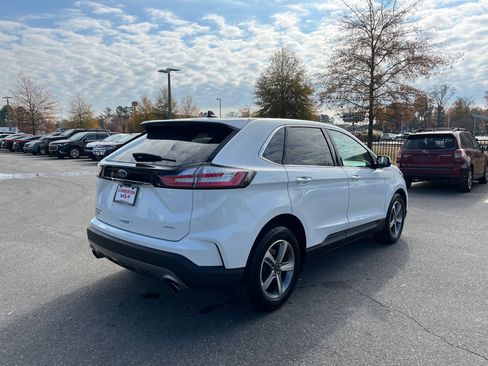 Used 2020 Ford Edge SEL image 18