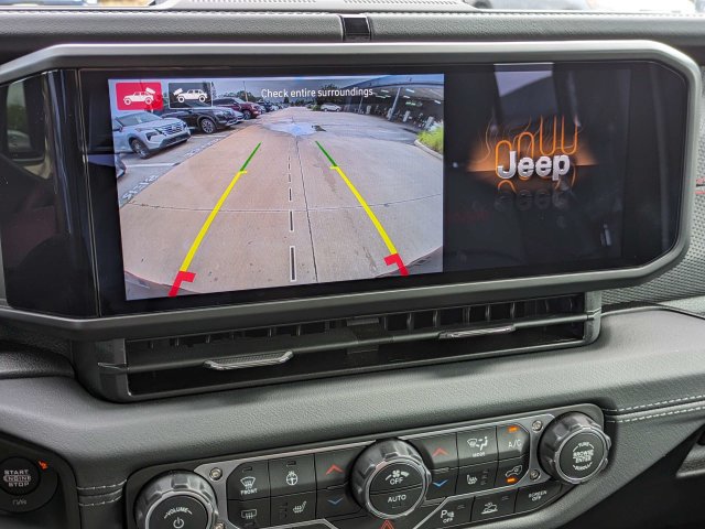 Used 2026 Jeep Wrangler Unlimited Rubicon AWD/4WD image 23