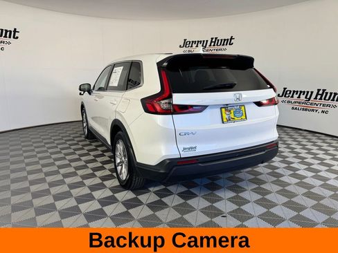 Used 2023 Honda CR-V EX image 7