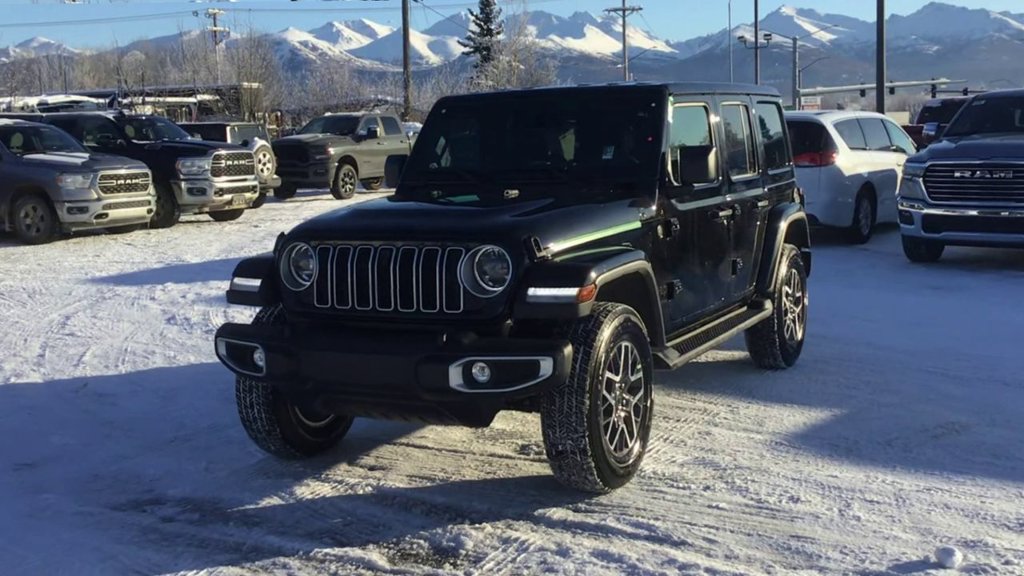 New 2026 Jeep Wrangler Unlimited Sahara AWD/4WD image 3