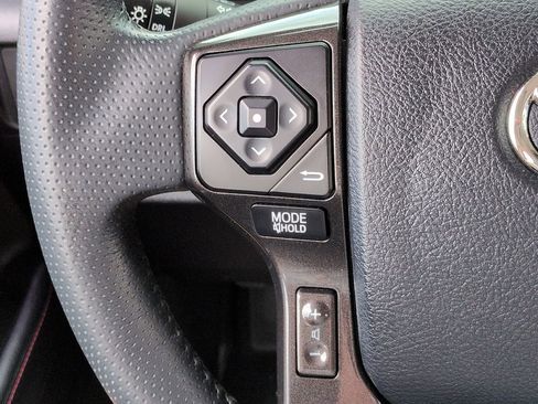 Used 2018 Toyota 4Runner TRD Off-Road Premium AWD/4WD image 26