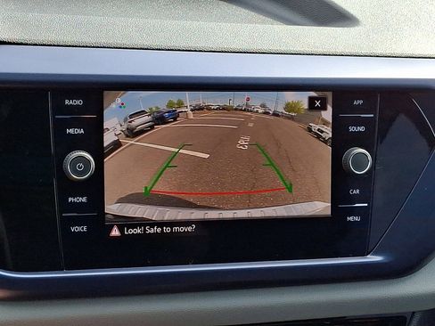 Used 2023 Volkswagen Taos SE w/ Panoramic Sunroof Package image 18