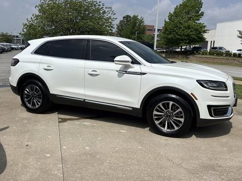 Used 2020 Lincoln Nautilus FWD w/ Equipment Group 101A image 2