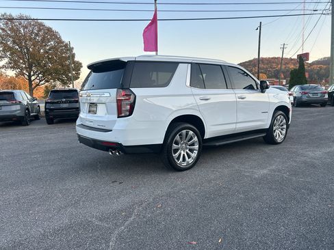 Used 2021 Chevrolet Tahoe Premier w/ Premium Package image 3