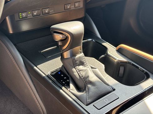 Used 2023 Lexus ES 350 w/ Premium Package FWD image 34