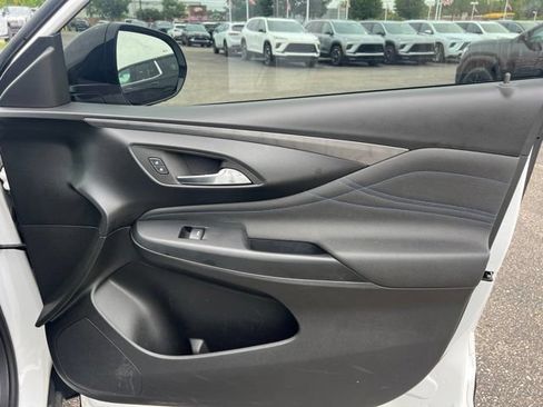 Used 2024 Buick Envista Sport Touring w/ Convenience I Package FWD image 12