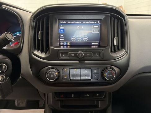 Used 2021 Chevrolet Colorado W/T w/ WT Convenience Package AWD/4WD image 16