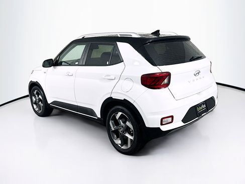 Used 2022 Hyundai Venue Limited w/ Cargo Package image 5