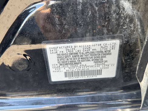 Used 2025 Nissan Versa SV FWD image 27