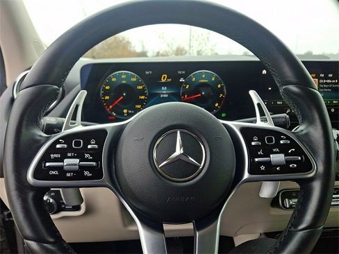 Used 2023 Mercedes-Benz GLA 250 4MATIC image 18