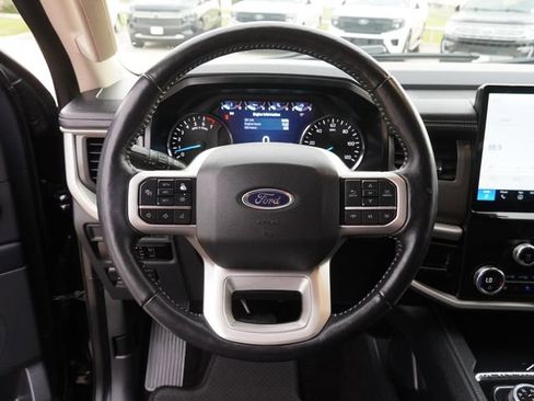 Used 2023 Ford Expedition XLT RWD image 29