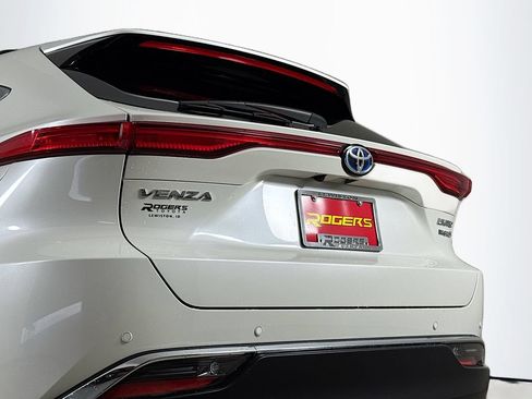Certified 2021 Toyota Venza Limited w/ Advanced Technology Package AWD/4WD image 27