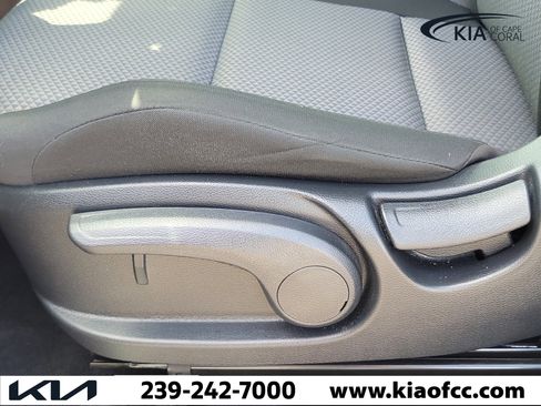 Certified 2024 Kia Soul LX FWD image 22