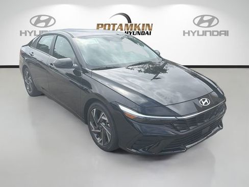 New 2026 Hyundai Elantra Limited FWD image 3
