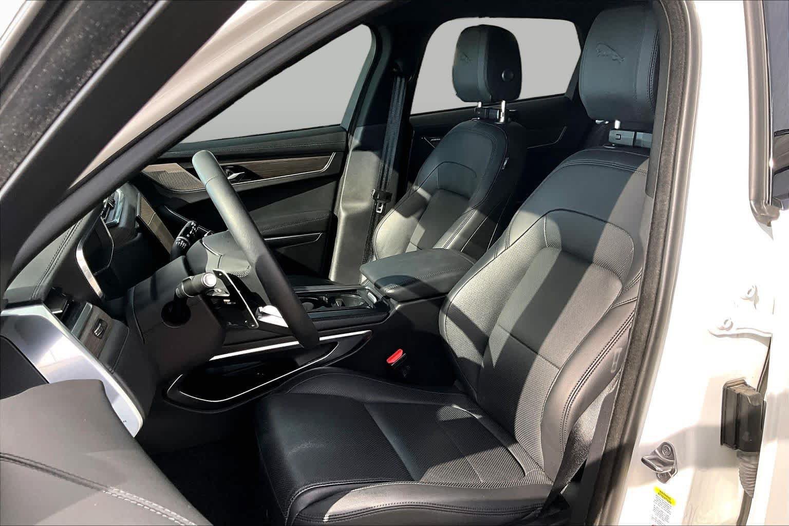 Used 2023 Jaguar F-PACE S AWD/4WD image 8