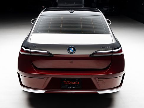 Used 2023 BMW i7 xDrive60 w/ Executive Package 2 image 26