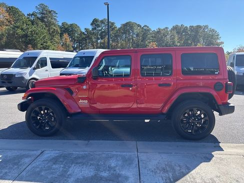 Used 2021 Jeep Wrangler Unlimited Sahara w/ Cold Weather Group image 8