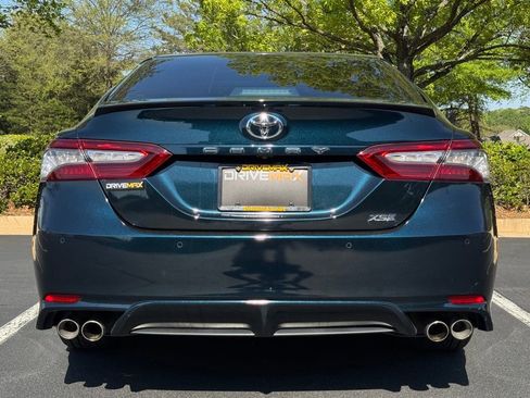 Used 2018 Toyota Camry XSE image 8