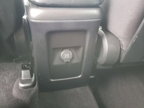 Used 2020 Dodge Journey SE w/ SE Popular Equipment Group FWD image 16