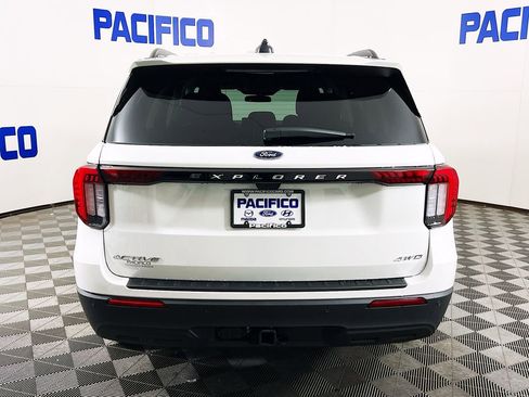 Used 2025 Ford Explorer Active image 9