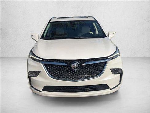 Used 2022 Buick Enclave Avenir w/ Avenir Technology Package image 2