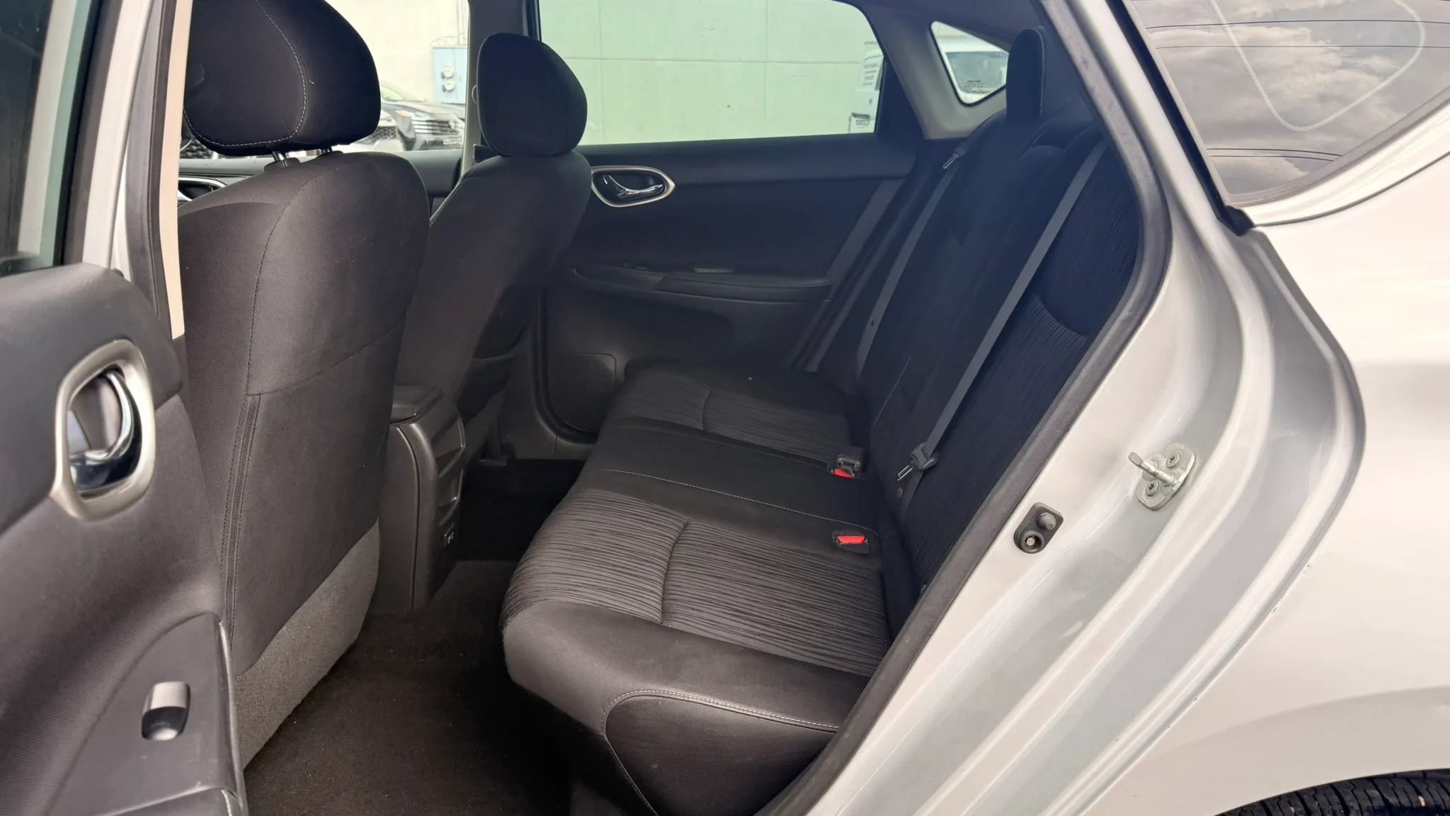 Used 2019 Nissan Sentra SV FWD image 13