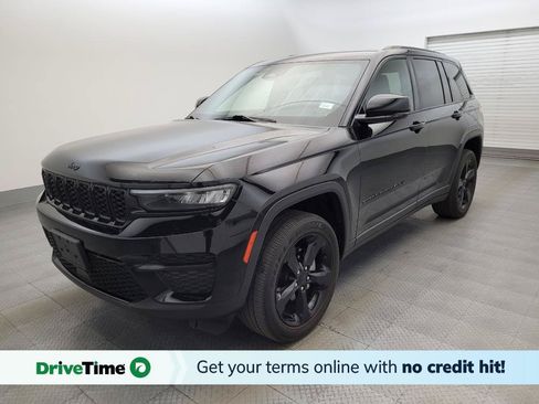 Used 2023 Jeep Grand Cherokee Altitude RWD image 1