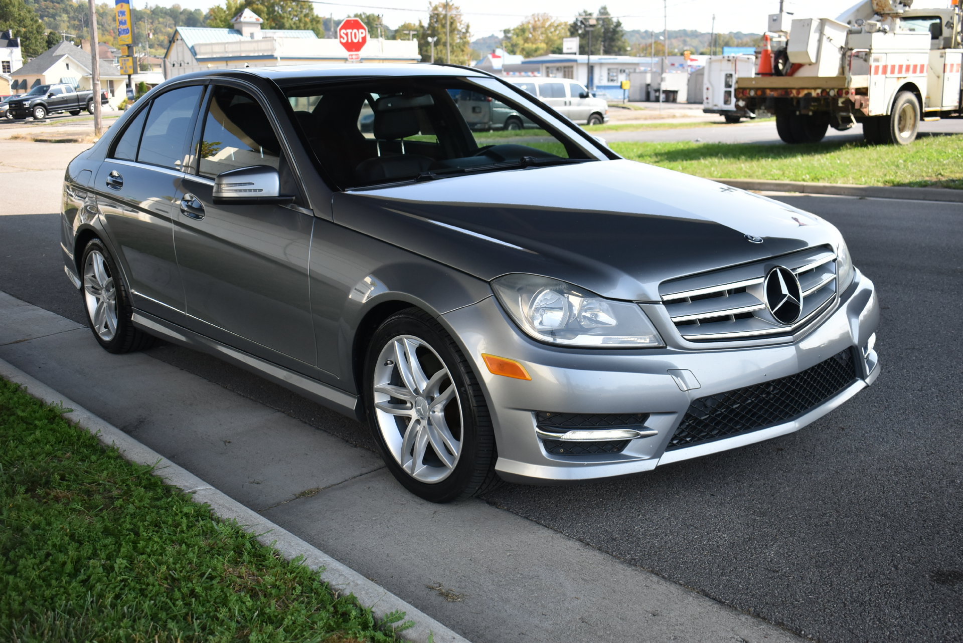 Used 2013 Mercedes-Benz C 300 4MATIC Sedan image 3