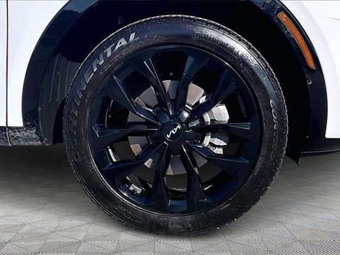 Used 2023 Kia Sorento SX image 9