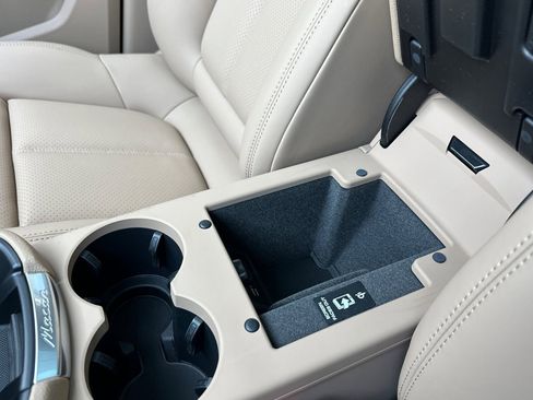 New 2026 Porsche Macan image 27