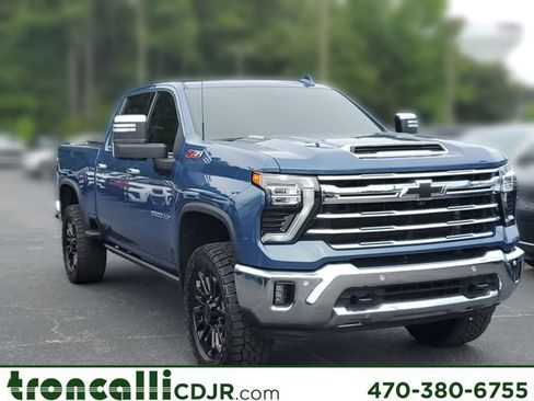 Used 2025 Chevrolet Silverado 2500 LTZ w/ LTZ Plus Package AWD/4WD image 1