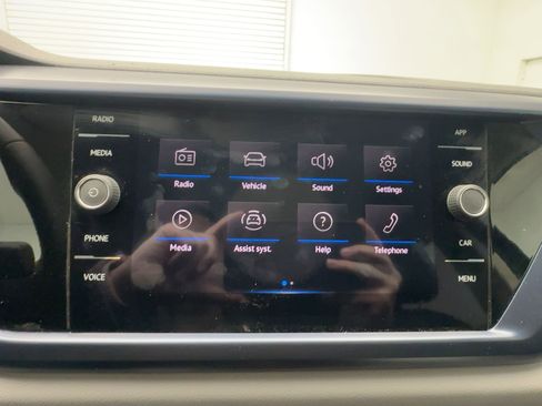 Used 2022 Volkswagen Taos SE w/ Panoramic Sunroof Package image 22