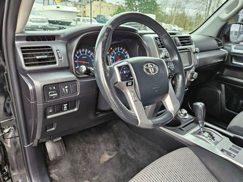 Used 2016 Toyota 4Runner SR5 image 16