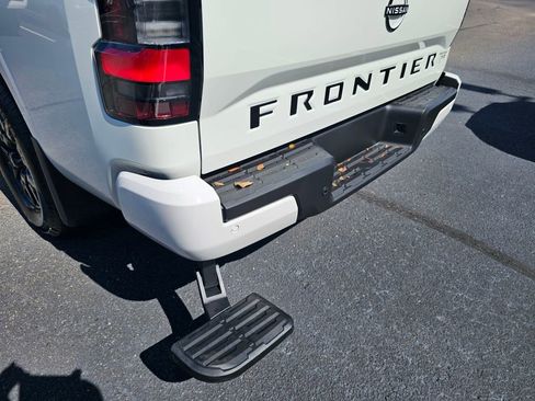 New 2026 Nissan Frontier SV image 12