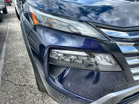 Used 2024 Nissan Rogue SL image 12