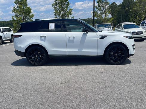 Used 2024 Land Rover Range Rover Sport SE AWD/4WD image 8