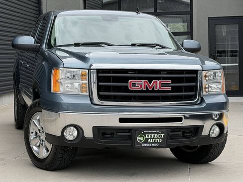 Used 2009 GMC Sierra 1500 SLT w/ Suspension Package, Off-Road AWD/4WD image 5