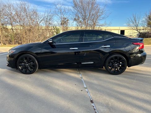 Used 2018 Nissan Maxima SR w/ Midnight Edition image 9