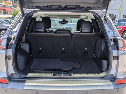 Certified 2021 Jeep Cherokee Latitude Lux w/ Sun & Sound Group AWD/4WD image 8