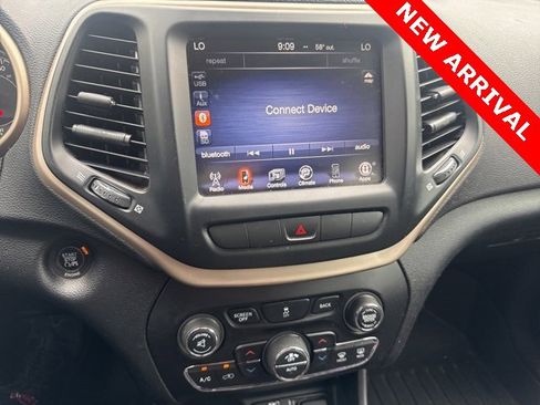 Used 2014 Jeep Cherokee Latitude w/ Comfort/Convenience Group image 9