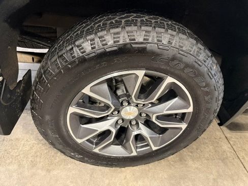 Used 2024 Chevrolet Silverado 1500 LT AWD/4WD image 22