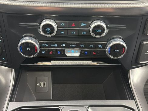 Used 2025 Ford F150 Lariat image 23