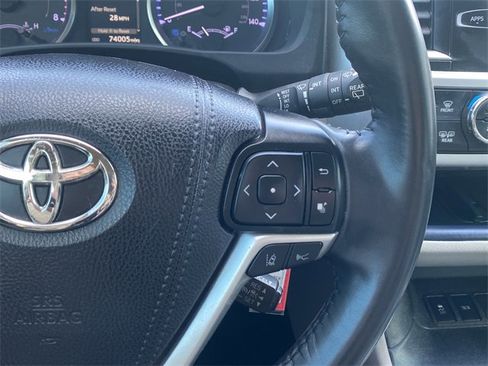 Used 2019 Toyota Highlander Plus image 23
