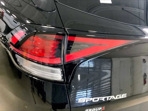 Used 2024 Kia Sportage EX image 27