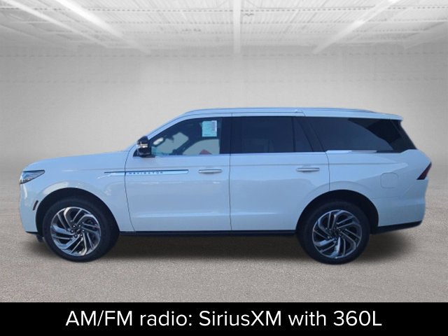 New 2027 Lincoln Navigator Reserve AWD/4WD image 4