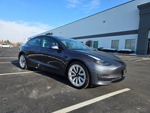 Used 2021 Tesla Model 3 Standard Range Plus image 54