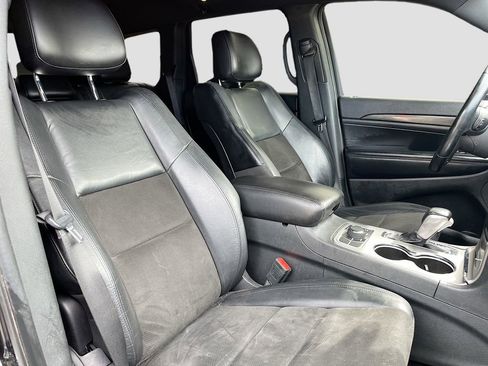 Used 2022 Jeep Grand Cherokee Laredo X AWD/4WD image 28
