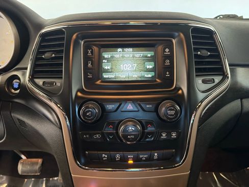 Used 2017 Jeep Grand Cherokee Laredo w/ Quick Order Package 23E image 13