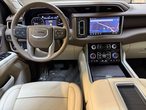 Used 2021 GMC Yukon Denali w/ Denali Premium Package image 48