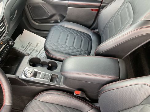 Used 2024 Ford Escape ST-Line Elite w/ Premium Technology Package image 24